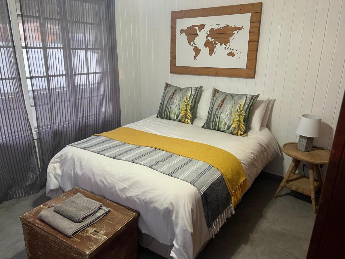 Linga Futhi Beach Cottages Port Saint Johnʼs الغرفة الصورة